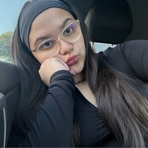 Meet your Posher, Valentina